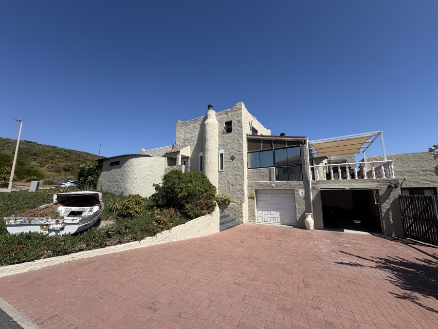 4 Bedroom Property for Sale in Pearl Bay Western Cape